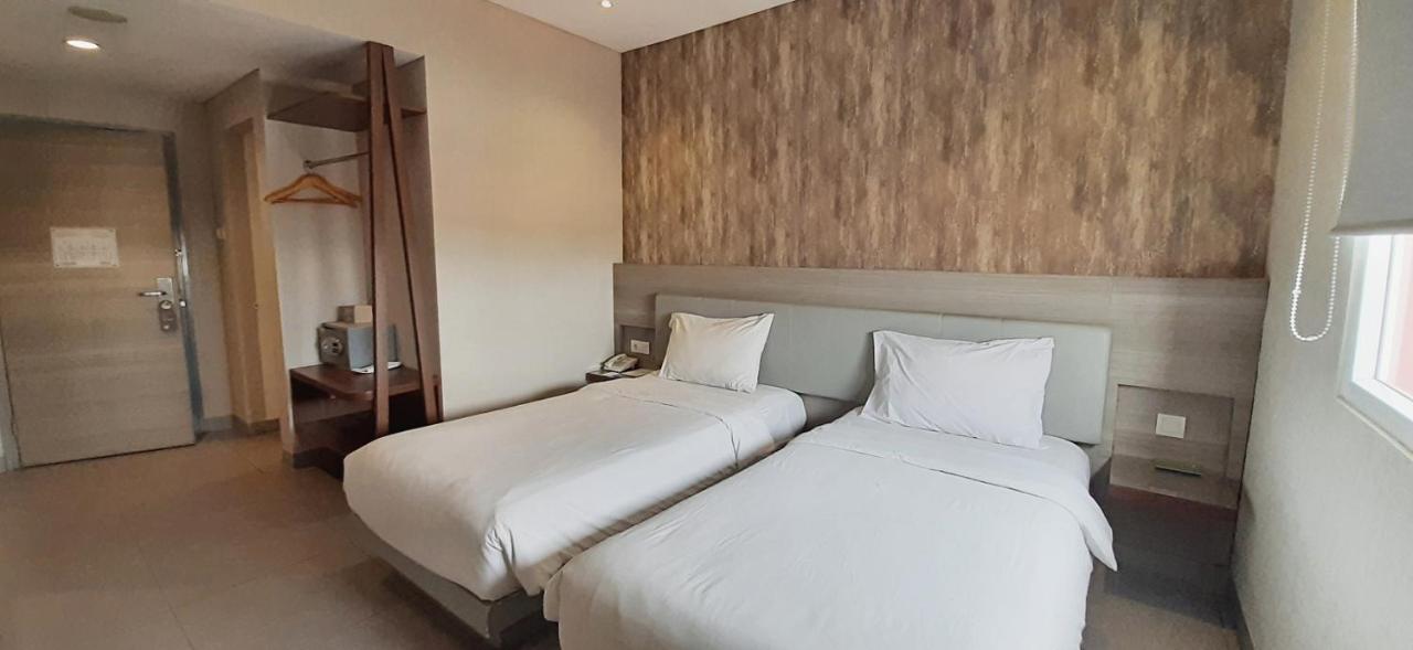 Lynn Hotel Serang Εξωτερικό φωτογραφία