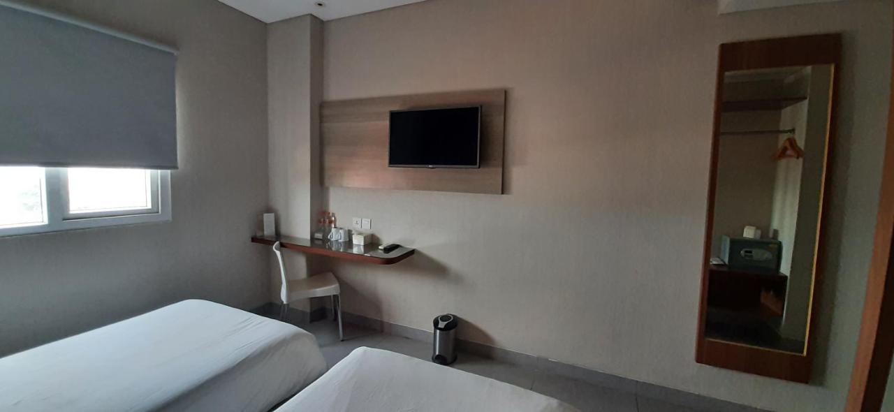 Lynn Hotel Serang Εξωτερικό φωτογραφία