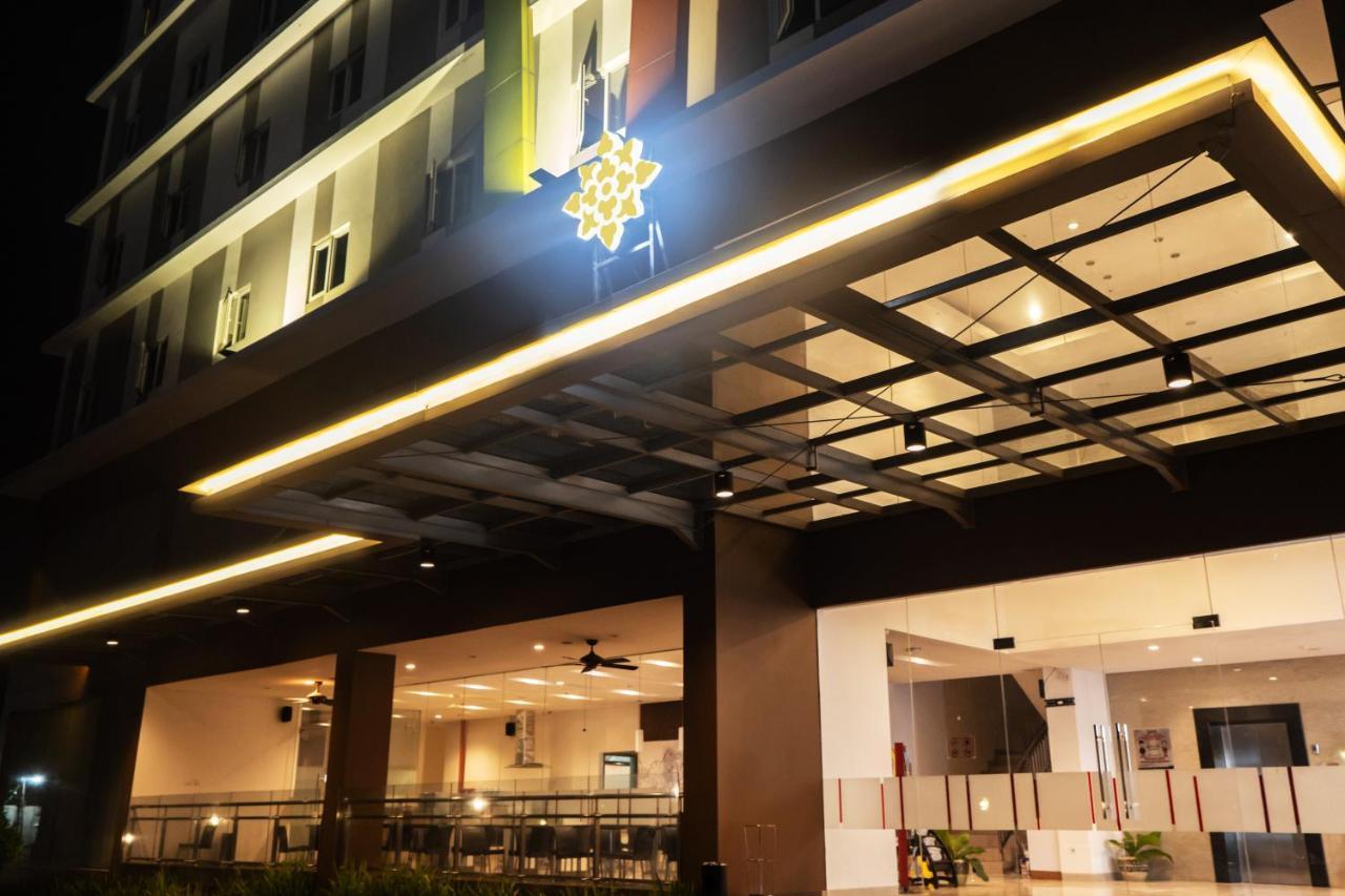 Lynn Hotel Serang Εξωτερικό φωτογραφία